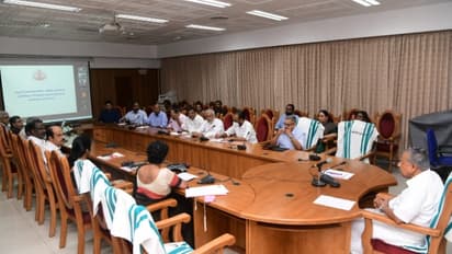 വയനാട് പുനരധിവാസം; സ്പോൺസർഷിപ്പിന് വെബ് പോർട്ടൽ, മുഖ്യമന്ത്രിയുടെ അധ്യക്ഷതയിൽ യോഗം ചേർന്നു