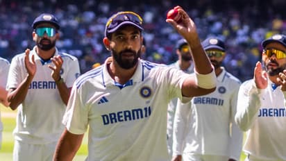 ஐசிசியின் சிறந்த டெஸ்ட் வீரர் விருதை வென்ற ஜஸ்பிரித் பும்ரா; வரலாற்று சாதனை!