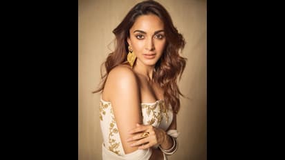 గేమ్ ఛేంజర్ హీరోయిన్ కియారా అసలు పేరు, తెలుగులో మిస్ చేసుకున్న సూపర్ హిట్ మూవీ.. ఆమె టీచర్ అని తెలుసా 