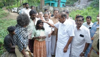 കാട്ടാന ആക്രമണത്തിൽ കൊല്ലപ്പെട്ട മണിയുടെ കുടുംബത്തെ സന്ദർശിച്ച് മന്ത്രി; അഞ്ച് ലക്ഷം രൂപ ധനസഹായം കൈമാറി