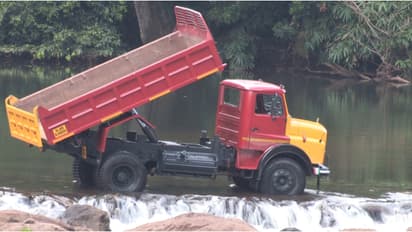 മകരവിളക്ക്; 13 മുതൽ 15 വരെ ടിപ്പർ ലോറികളുടെ ഗതാഗതം നിരോധിച്ച് ജില്ലാ കളക്ടർ; വിലക്ക് പത്തനംതിട്ട ജില്ലയിൽ