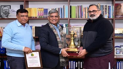 ಮಾಜಿ ಕೇಂದ್ರ ಸಚಿವ ರಾಜೀವ್ ಚಂದ್ರಶೇಖರ್ಗೆ ಡಾಟಾ ಕ್ವೆಸ್ಟ್ ಐಟಿ ವರ್ಷದ ವ್ಯಕ್ತಿ ಪ್ರಶಸ್ತಿ