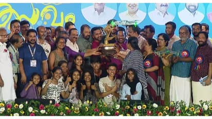 തൃശ്ശൂർ ജില്ലയിലെ സ്കൂളുകളിൽ നാളെ വിജയദിനം; സ്വർണകപ്പ് നേടിയ ടീമിന് രാവിലെ വിവിധയിടങ്ങളിൽ സ്വീകരണം