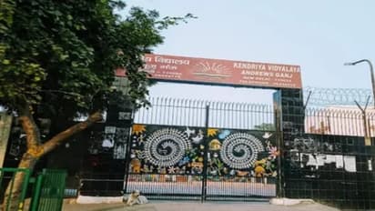 കെ.വിയിൽ മക്കളുടെ ഒന്നാം ക്ലാസ് അഡ്മിഷന് രക്ഷിതാക്കൾ വ്യാജ രേഖകൾ നൽകിയെന്ന് പ്രിൻസിപ്പൽ; പൊലീസിൽ പരാതി