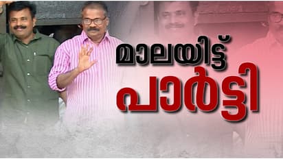 ജയിലിന് മുന്നിൽ സ്വീകരണം; എത്തിയത് എംവി ജയരാജനടക്കമുള്ള സിപിഎം നേതാക്കൾ, പെരിയ കേസിൽ 4 പ്രതികൾ പുറത്തിറങ്ങി