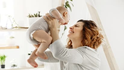 রাশিয়ায় জনসংখ্যা বৃদ্ধির নয়া উদ্যোগ: মা হলেই মিলবে ৮১ হাজার টাকা! রয়েছে ছোট্ট শর্ত