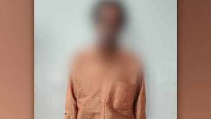 പെണ്‍കുട്ടിക്കുനേരെ ലൈംഗികാതിക്രമം; ഒളിവിൽ പോയ പ്രതി രാത്രി രഹസ്യമായി വീട്ടിലെത്തി, കയ്യോടെ പിടികൂടി പൊലീസ്