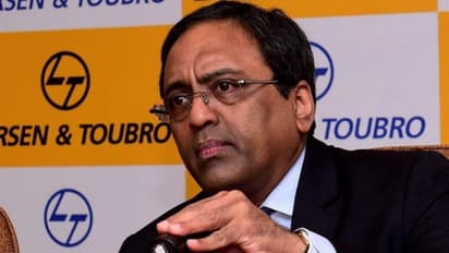 നിങ്ങളുടെ ഭാര്യയെ നോക്കിയിരിക്കൂ... സോഷ്യൽമീഡിയ നിറഞ്ഞ് മീമുകൾ, സുബ്രഹ്മണ്യത്തെ നിർത്തിപ്പൊരിച്ച് നെറ്റിസൺസ്