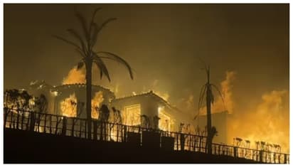 ലോസ് ഏഞ്ചൽസിലെ കാട്ടുതീയില് ആളിക്കത്തി 300 കോടി രൂപയുടെ ആഡംബര മാളിക; വീഡിയോ വൈറൽ