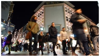 ജീവനക്കാരില്‍ രോഗാവധി കൂടുന്നു; അന്വേഷണത്തിന് സ്വകാര്യ ഡിറ്റക്ടീവുകളെ നിയമിച്ച് ജർമ്മന്‍ കമ്പനികൾ