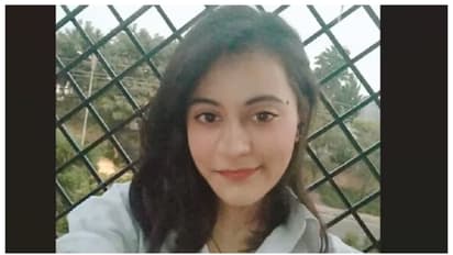 'എന്റെ അച്ഛന് ഒരു ജോലി നല്കാമോ?'; മകളുടെ ഹൃദയഹാരിയായ ലിങ്ക്ഡ്ഇന് കുറിപ്പ് വൈറൽ