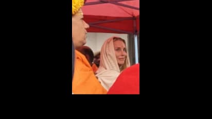 ஆப்பிள் நிறுவனர் ஸ்டீவ் ஜாப்ஸின் மனைவிக்கு கமலா என்று பெயர் சூட்டிய சுவாமி கைலாசானந்த கிரி!