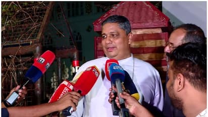 സമരം നിർത്തി, സമാധാന വഴി; ചർച്ച ഫലം കണ്ടു, എറണാകുളം അങ്കമാലി അതിരൂപത തർക്കത്തിൽ താത്കാലിക സമവായം