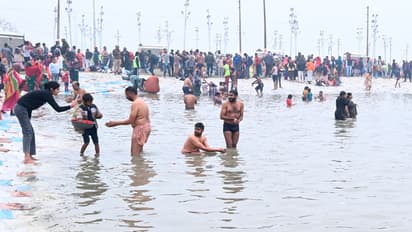 महाकुंभ २०२५: लाखों श्रद्धालुंनी केले संगम स्नान