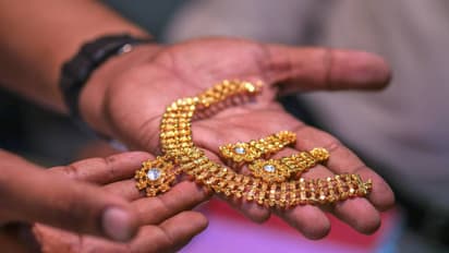 Gold Rate Today: പൊന്ന് തൊട്ടാൽ പൊള്ളും; ചരിത്രത്തിലെ ഏറ്റവും വലിയ വിലയിലേക്ക്, ആശങ്കയിൽ ഉപഭോക്താക്കൾ