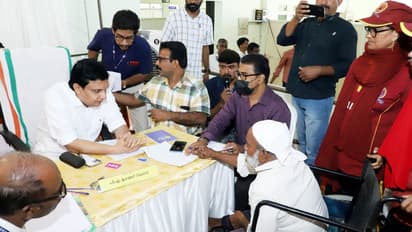 ബങ്ക് വയ്ക്കാൻ കൊണ്ടോട്ടി നഗരസഭ അനുവദിക്കുന്നില്ല, ഉപജീവനം വഴിമുട്ടി, പരാതി, കച്ചവടം മുടങ്ങില്ലെന്ന് മന്ത്രി