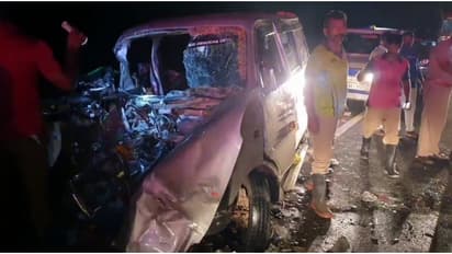 ശബരിമല തീര്ത്ഥാടകര് സഞ്ചരിച്ച വാഹനങ്ങൾ കൂട്ടിയിടിച്ച് അപകടം; 8 പേർക്ക് പരിക്കേറ്റു