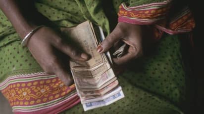 'എന്റെ വൃക്കയെടുത്തു, കടം വീട്ടാൻ പെണ്മക്കളുടെ വൃക്കയും വിൽക്കണമെന്ന് പറഞ്ഞ് ഭീഷണി': പരാതിയുമായി 46കാരി