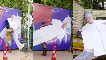 സെക്രട്ടേറിയറ്റിന് മുന്നിൽ മുഖ്യമന്ത്രിയുടെ പടുകൂറ്റൻ കട്ടൗട്ട്; വിവാദമായതോടെ ഫ്ലക്സ് കീറി, കട്ടൗട്ട് മാറ്റി