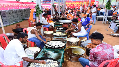 ಇಂದು ಕೊಪ್ಪಳ ಗವಿಸಿದ್ದೇಶ್ವರ ಜಾತ್ರೆ: ದಾಸೋಹಕ್ಕೆ 14 ಲಕ್ಷ ಜಿಲೇಬಿ, 5 ಲಕ್ಷ ಮಿರ್ಜಿ ಭಜ್ಜಿ ರೆಡಿ!