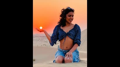 ಹಬ್ಬದ ದಿನ ಸೀರೆ ಹಾಕೊಂಡ್ರೂ ಸೊಂಟ ತೋರಿಸಬೇಕಾ?; ಸಂಯುಕ್ತಾ ಹೆಗ್ಡೆ ಕಾಲೆಳೆದ ನೆಟ್ಟಿಗರು