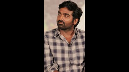 Vijay Sethupathi: தன்னை விட 6 வயது மூத்த நடிகைக்கு ஜோடி போடும் விஜய் சேதுபதி ! 