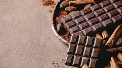 health benefits of eating dark chocolate everyday in limit