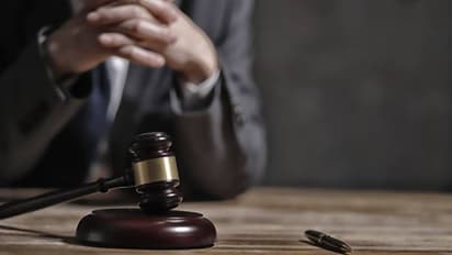 മകളെ കാണാൻ പിതാവിനെ പോലെയെന്ന് അധിക്ഷേപം; അമ്മ 13കാരിയെ പട്ടിണിക്കിട്ട് കൊലപ്പെടുത്തി