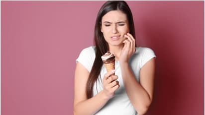 പല്ലുവേദന അകറ്റാന്‍ വീട്ടില്‍ തന്നെ ചെയ്യാവുന്ന ചില പൊടിക്കൈകള്‍