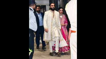 PHOTOS: Deepika Padukone-Ranveer Singh look stunning in ethnic outfits at cousin's wedding