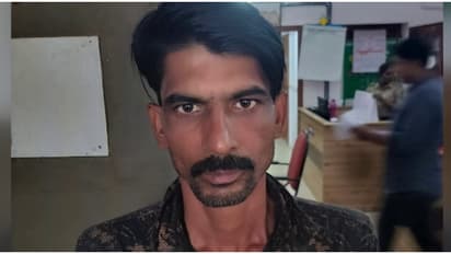 കോട്ടയം റെയിൽവേ സ്റ്റേഷനിൽ ഇതര സംസ്ഥാന തൊഴിലാളി; പരിശോധനയിൽ ടിക്കറ്റില്ല, ചോദ്യം ചെയ്തതോടെ ഐ ഫോൺ പിടിച്ചു