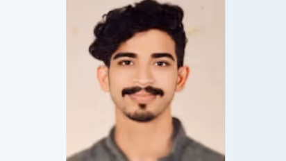 ചിക്കന്‍ സ്റ്റാള്‍ ഉടമയുടെ കെ എല്‍ 57 ജെ 0063 ആക്ടീവ, ഒപ്പം പണവും മൊബൈൽ ഫോണും; ജീവനക്കാരന്‍ മുങ്ങിയതായി പരാതി