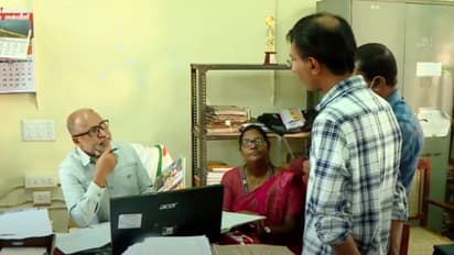 വിവരാവകാശ നിയമപ്രകാരം നൽകിയ അപേക്ഷക്ക് രേഖകൾ കാണാനില്ലെന്ന് മറുപടി; ഡിഡിഇ ഓഫീസിൽ കമ്മീഷണർ നേരിട്ടെത്തി പരിശോധന