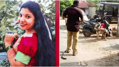 കഠിനംകുളം ആതിരയുടെ കൊലപാതകത്തിൽ പ്രതി രക്ഷപ്പെട്ട സ്കൂട്ടർ കണ്ടെത്തി; ട്രെയിനിൽ രക്ഷപ്പെട്ടെന്ന് പൊലീസ് നിഗമനം