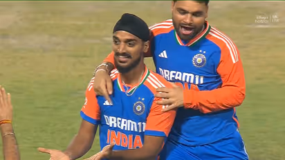 ಚಾಂಪಿಯನ್ಸ್ ಟ್ರೋಫಿಗೂ ಮುನ್ನ ಟೀಂ ಇಂಡಿಯಾಗೆ ಶಾಕ್; ಬುಮ್ರಾ ಜತೆಗೆ ಈ ವೇಗಿ ಆಡೋದೇ ಡೌಟ್!