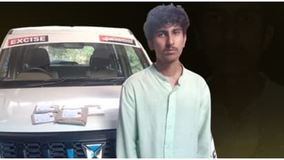 റെയിൽവേ ​ഗേറ്റിന് സമീപത്ത് ഒരു യുവാവ്, പരിശോധിച്ചപ്പോൾ എംഡിഎംഎ; കയ്യോടെ പിടികൂടി എക്സൈസ്