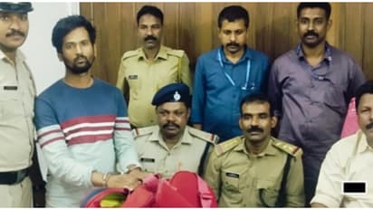 ചെങ്ങന്നൂരിൽ കുഴൽപ്പണ വേട്ട, ട്രെയിനിൽ രേഖകളില്ലാതെ കടത്തിക്കൊണ്ട് വന്നത് 32 ലക്ഷം രൂപ; ഒരാൾ പിടിയിൽ