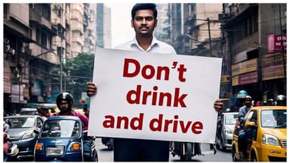 'മദ്യപിച്ച് വാഹനമോടിക്കരുത്' എന്ന ബാനറുമായി യുവാവിനോട് ട്രാഫിക് ജംഗ്ഷനിൽ നിൽക്കാൻ ഉത്തരവിട്ട് മുംബൈ ഹൈക്കോടതി