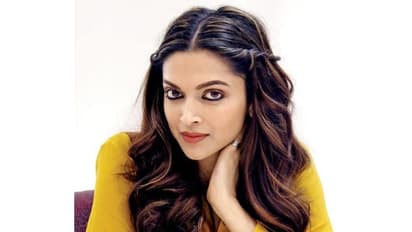 পার্টিতে সবার নজর কাড়ুন, হয়ে উঠুন মধ্যমণি! ৫ টি হেয়ারস্টাইলের টিপস জেনে নিন