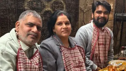 ಹೊಟೇಲ್ ಸೆಕ್ಯೂರಿಟಿ ಗಾರ್ಡ್ ಆಗಿದ್ದ ಅಪ್ಪನಿಗೆ ಅದೇ ಜಾಗದಲ್ಲಿ ಭಾವನಾತ್ಮಕ ಉಡುಗೊರೆ ನೀಡಿದ ಮಗ, ಫೋಟೋ ವೈರಲ್