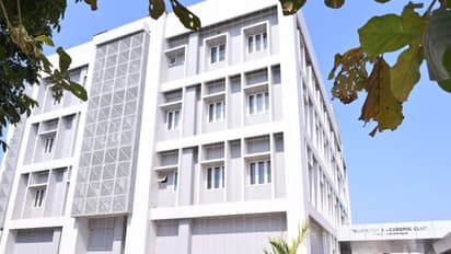 മലബാർ കാന്സർ സെന്ററിലെ പുതിയ ബ്ലോക്ക് നാടിന് സമർപ്പിച്ചു; കാന്സർ ഗ്രിഡ് രൂപീകരിക്കുമെന്ന് മുഖ്യമന്ത്രി