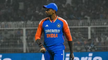 கேப்டன்சியில் 'ஹீரோ'; பேட்டிங்கில் 'ஜீரோ'; படுமோசமாக விளையாடும் சூர்யகுமார்; ரசிகர்கள் கவலை!