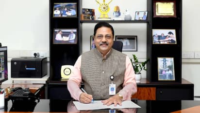 ചന്ദ്രനിൽ ഇന്ത്യൻ പതാക പതിപ്പിച്ച ശില്‍പികളിലൊരാള്‍; എം മോഹൻ എൽപിഎസ്‌സി മേധാവി