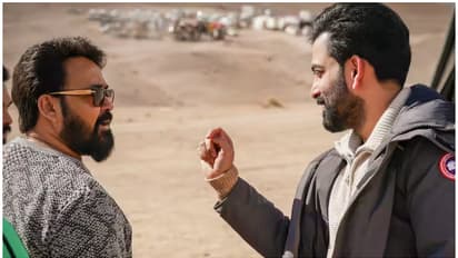 സ്റ്റീഫന്‍റെ അംബാസ‍ഡര്‍ കാണിക്കുമ്പോഴുള്ള ഇംഗ്ലീഷ് തീം സോങ്; എഴുതിയ 'പുതിയ മുഖം' ചില്ലറക്കാരനല്ല, സർപ്രൈസ്