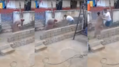 ಕಸ ಗುಡಿಸುವಾಗ ಪೊರಕೆಯಿಂದ ಹೊಡೆದಾಡಿಕೊಂಡ ಪಕ್ಕದ ಮನೆಯ ಆಂಟಿ, ಬಾಜು ಮನೆ ಅಂಕಲ್!