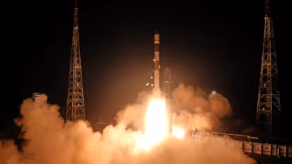 இந்தியாவின் 100வது ராக்கெட் வெற்றிகரமாக விண்ணில் பாய்ச்சல்.! அசத்தும் இஸ்ரோ விஞ்ஞானிகள்