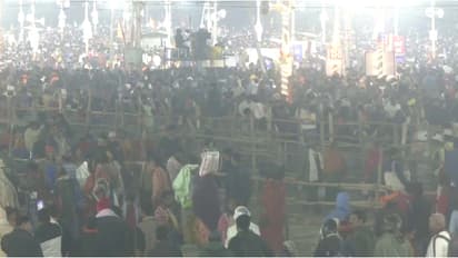 ప్రయాగరాజ్ కుంభమేళాలో తీవ్ర విషాదం: తొక్కిసలాటలో 15 మంది మృతి