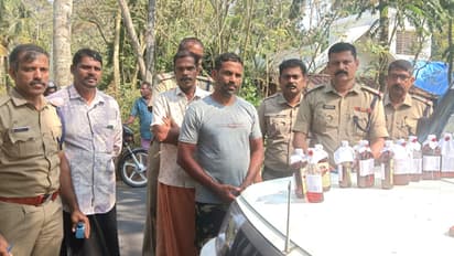 സ്കൂട്ടറിൽ അര ലിറ്ററിന്റെ 8 മദ്യക്കുപ്പികൾ, പൊലീസിനെക്കണ്ട് കടന്നു കളയാൻ ശ്രമം; ഒടുവില് പ്രതി പിടിയിൽ
