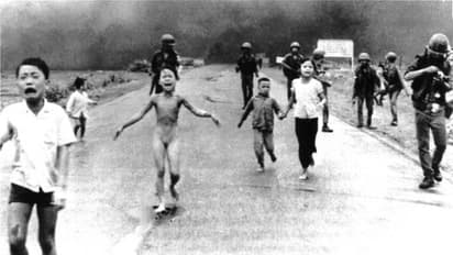 ഇതുവരെ കേട്ടത് കള്ളം? പൂർണന​ഗ്നയായി പലായനം ചെയ്യുന്ന  ‘നാപാം പെൺകുട്ടി‘, ആ വിഖ്യാതചിത്രം തന്റേതെന്ന് മറ്റൊരാൾ