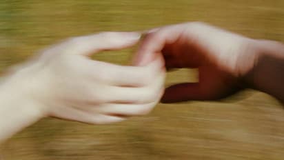 അലക്കാനൊരു സ്ഥലമന്വേഷിച്ചു നടന്നതാണ്, അന്യനാട്ടിൽ തന്റെ 'സോൾമേറ്റി'നെ കണ്ടെത്തിയ യുവാവ്